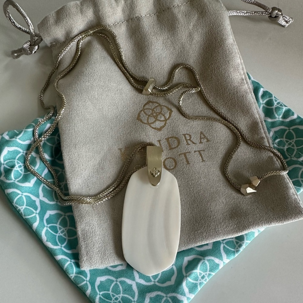 Kendra Scott Necklace